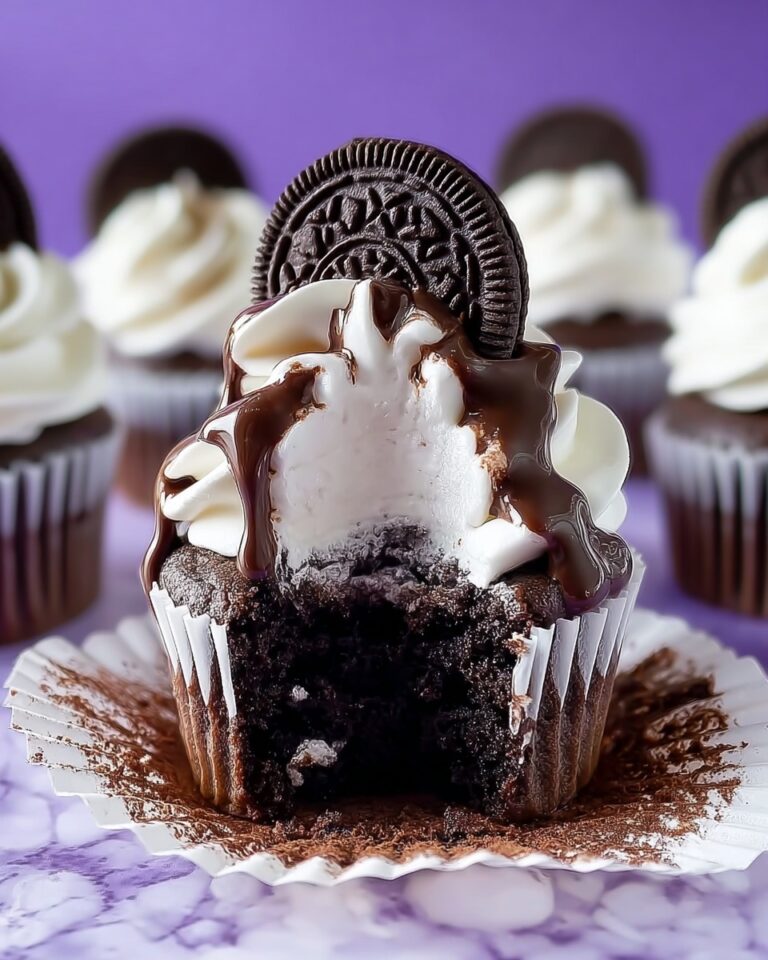 Cookies and Cream Cupcakes with Oreo Frosting and Chocolate Drizzle Recipe